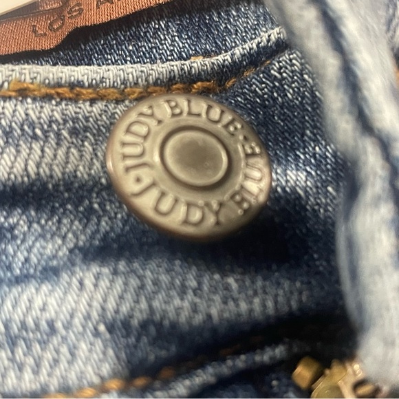 Judy Blue women’s jeans high waist Retro wide-leg distressed hem. NWT.size 3/26 - Picture 7 of 16